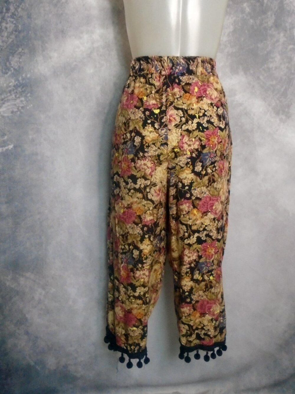 Morigirl Cropped Baggy Pants, Appliques, Paint Splatter - Imperfection Art - Picture 2 of 10